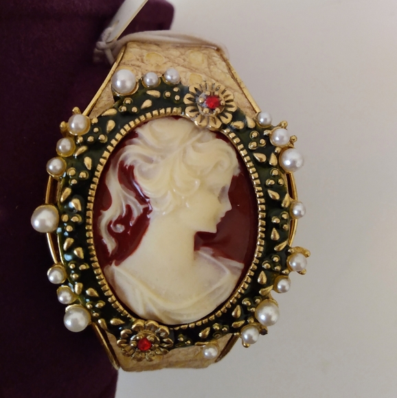 Seta Jewelry Seta Palm Beach Cameo Rhinestone Bracelet Poshmark